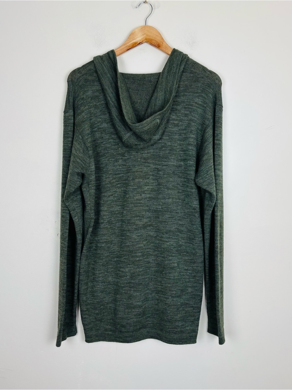 Paka Royal Alpaca blend artisan made signature hoodie in eucalyptus green. L - Picture 2 of 6